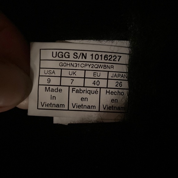 UGG BAILEY BUTTON TRIPLET II BLACK BOOTS - Picture 6 of 8